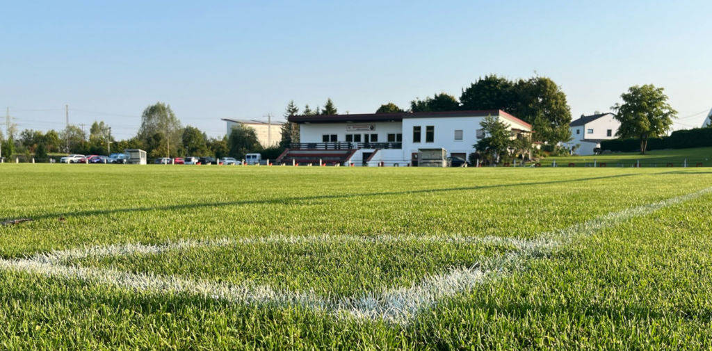 Sportplatz Riedlingen mit Sportheim
